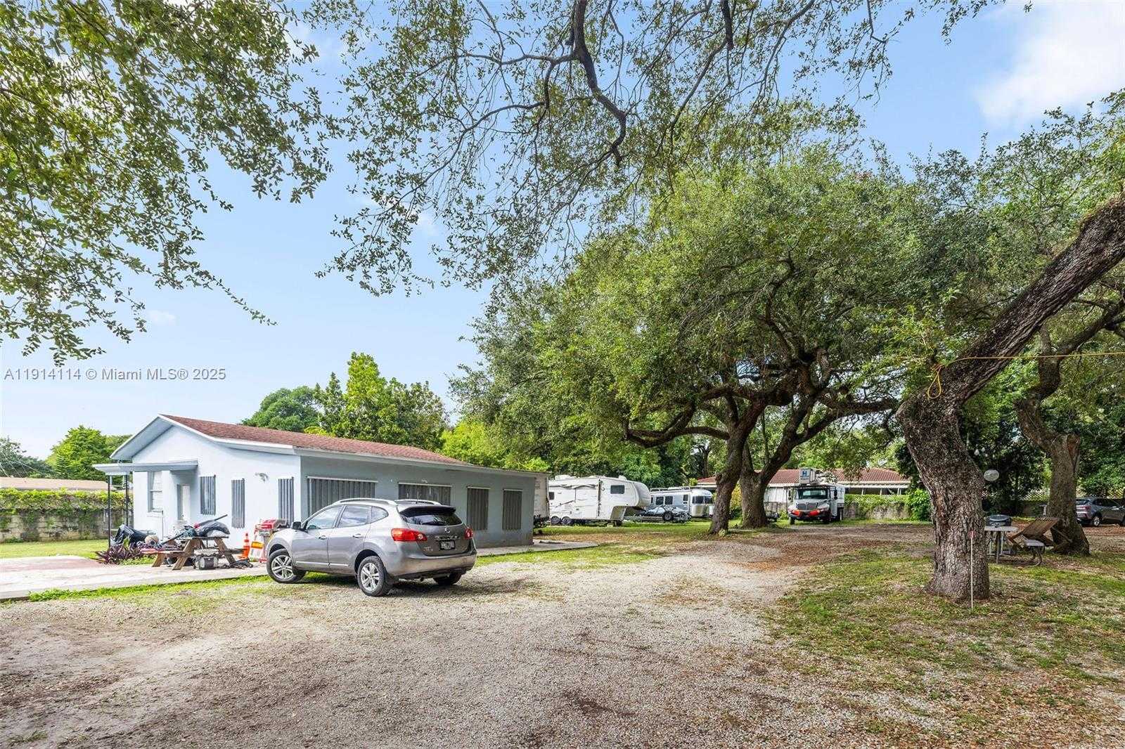 Small Image of 535 NORTH WEST 90TH ST, El Portal Number 13