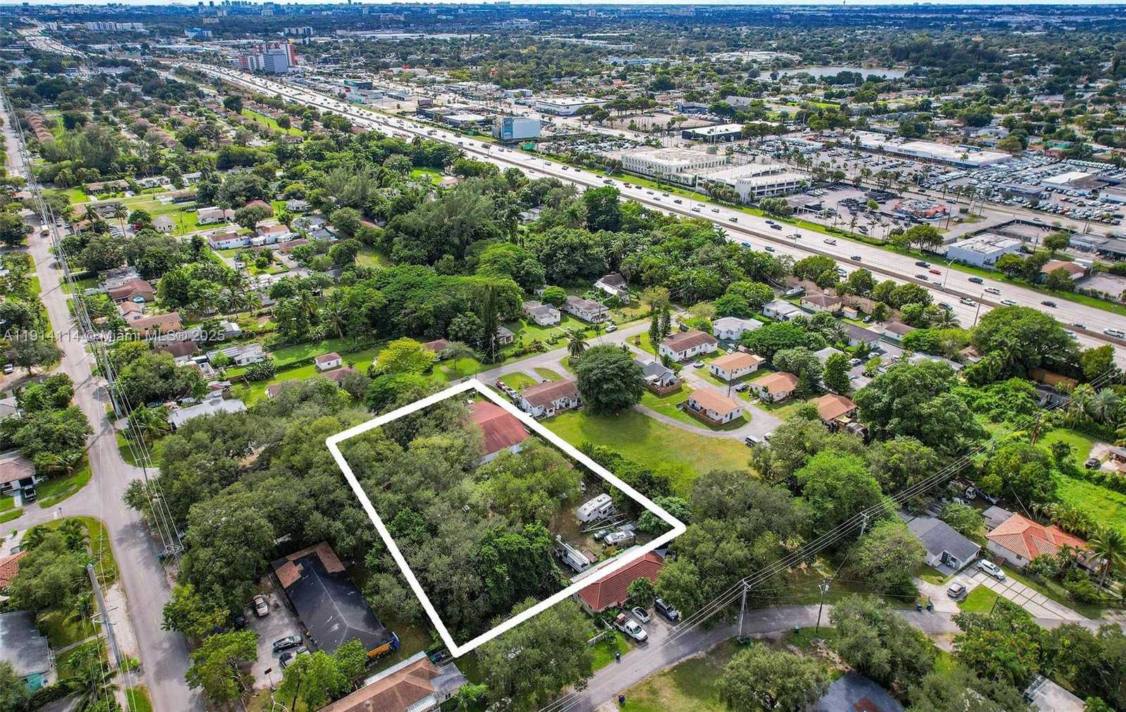 Small Image of 535 NORTH WEST 90TH ST, El Portal Number 2