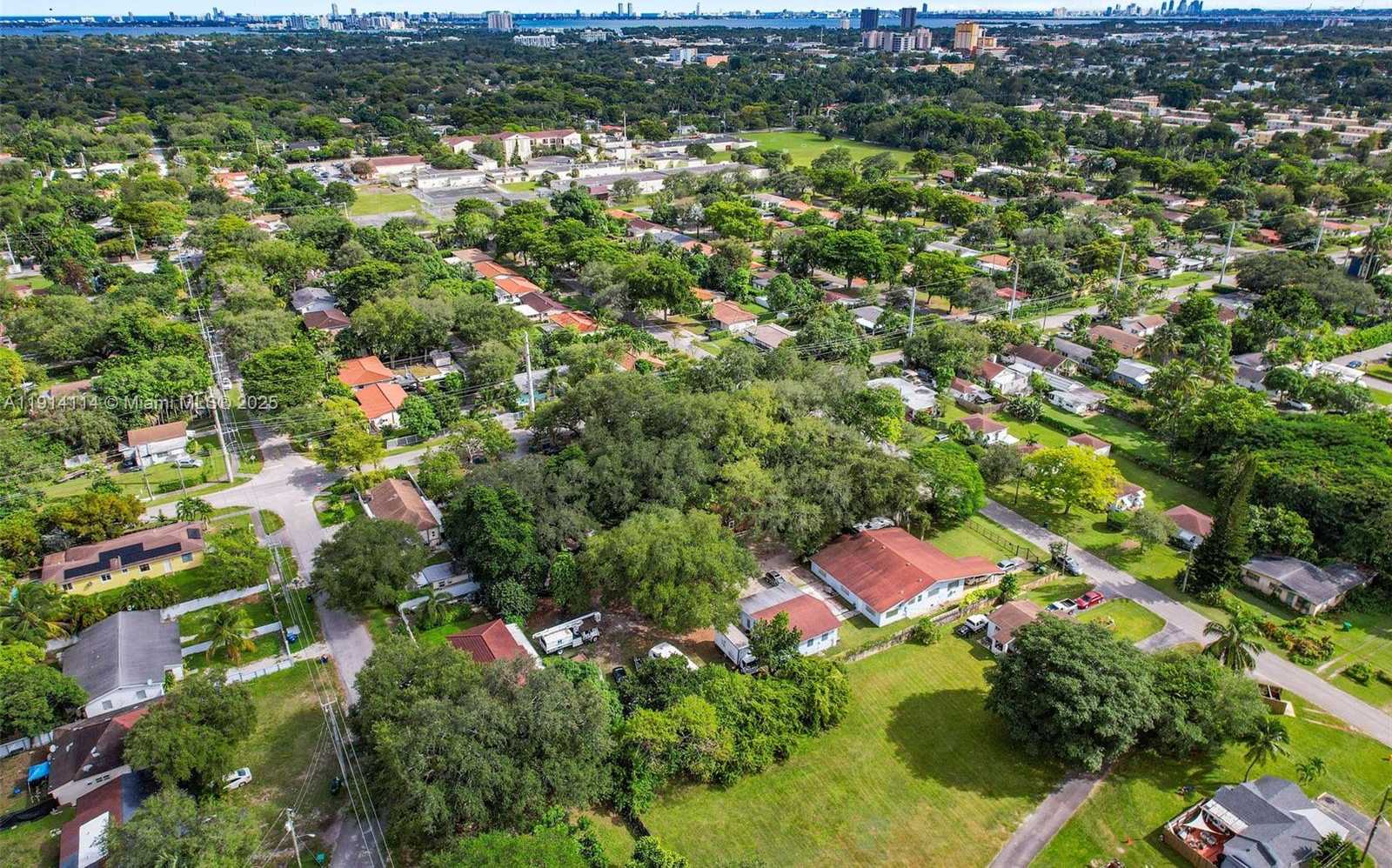 Small Image of 535 NORTH WEST 90TH ST, El Portal Number 24