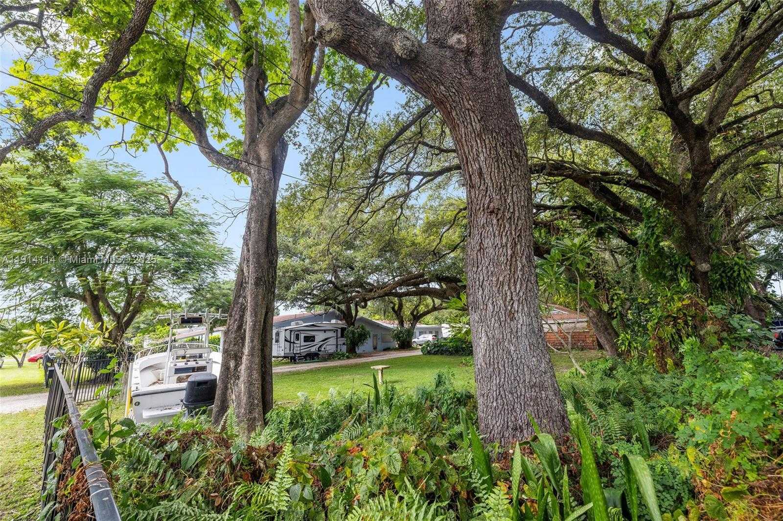 Small Image of 535 NORTH WEST 90TH ST, El Portal Number 27