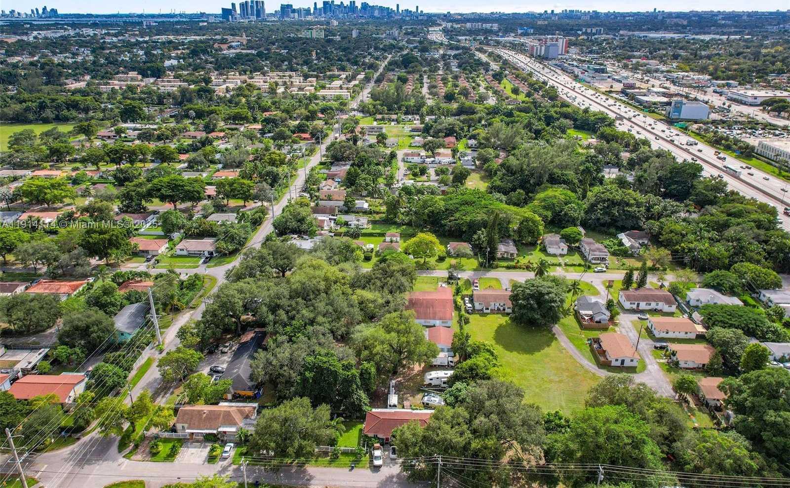 Small Image of 535 NORTH WEST 90TH ST, El Portal Number 32