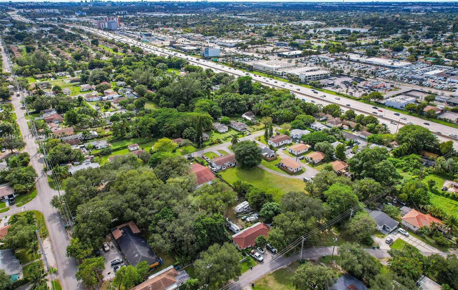 Small Image of 535 NORTH WEST 90TH ST, El Portal Number 36