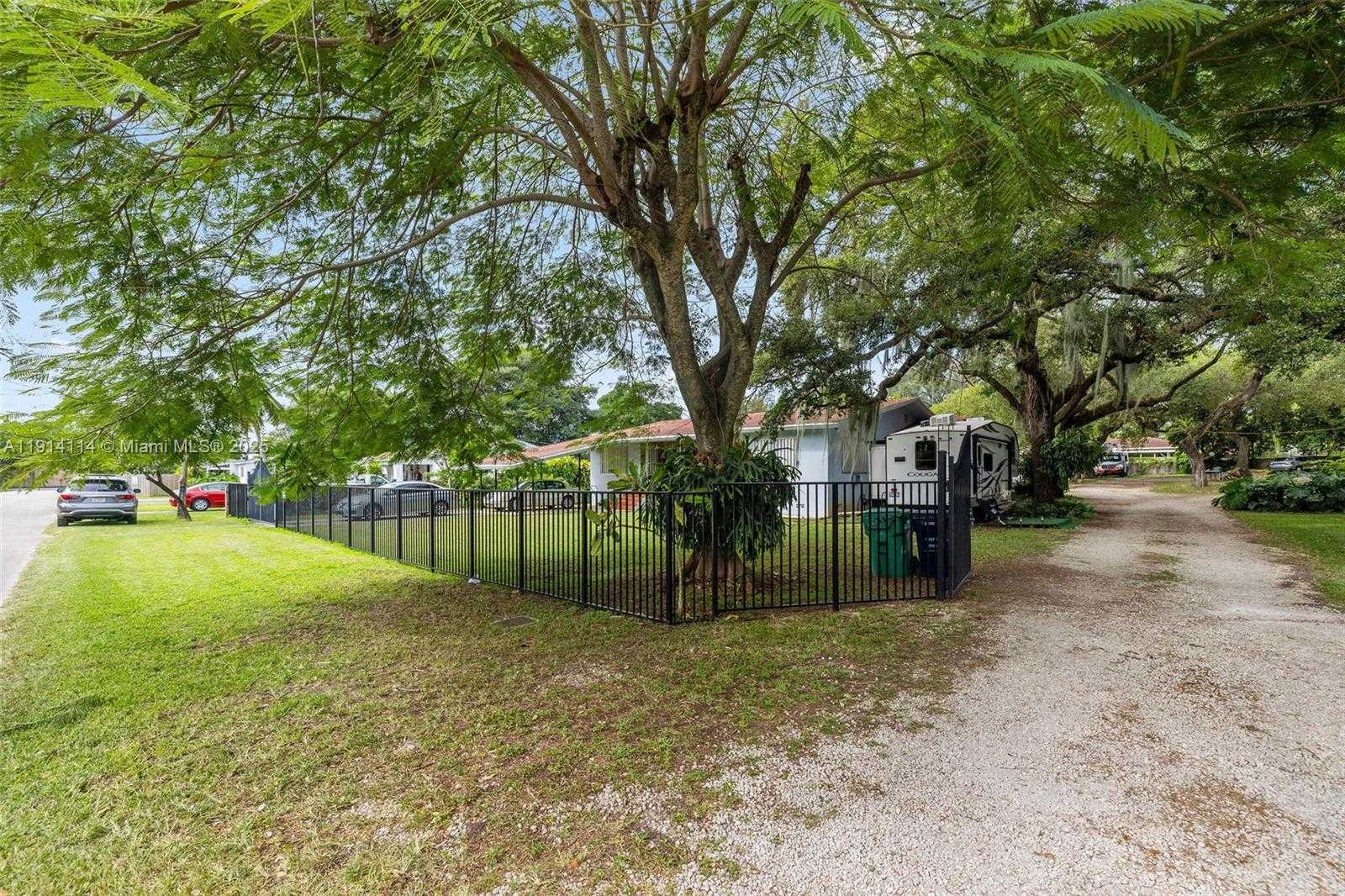 Small Image of 535 NORTH WEST 90TH ST, El Portal Number 7