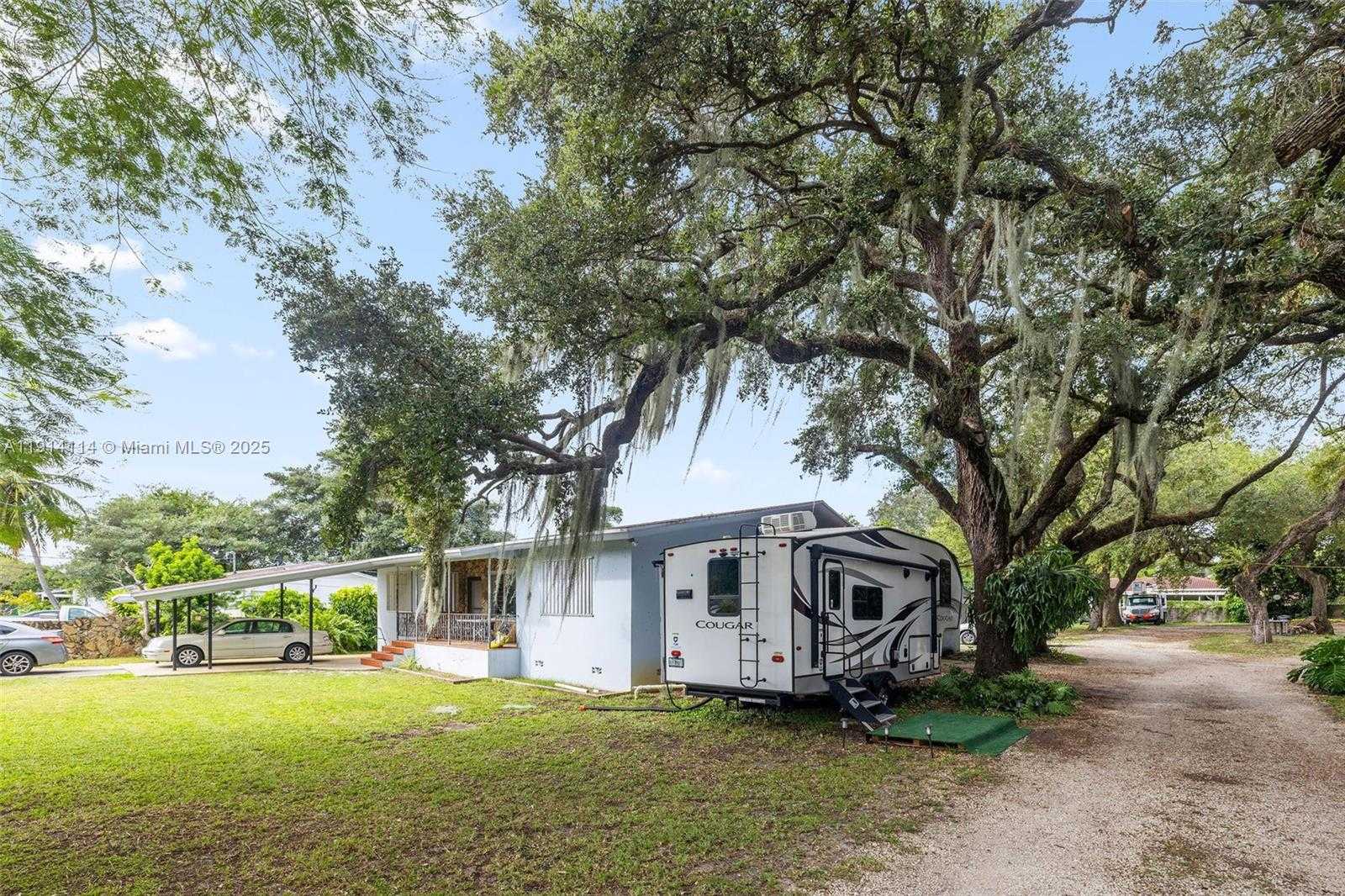 Small Image of 535 NORTH WEST 90TH ST, El Portal Number 9