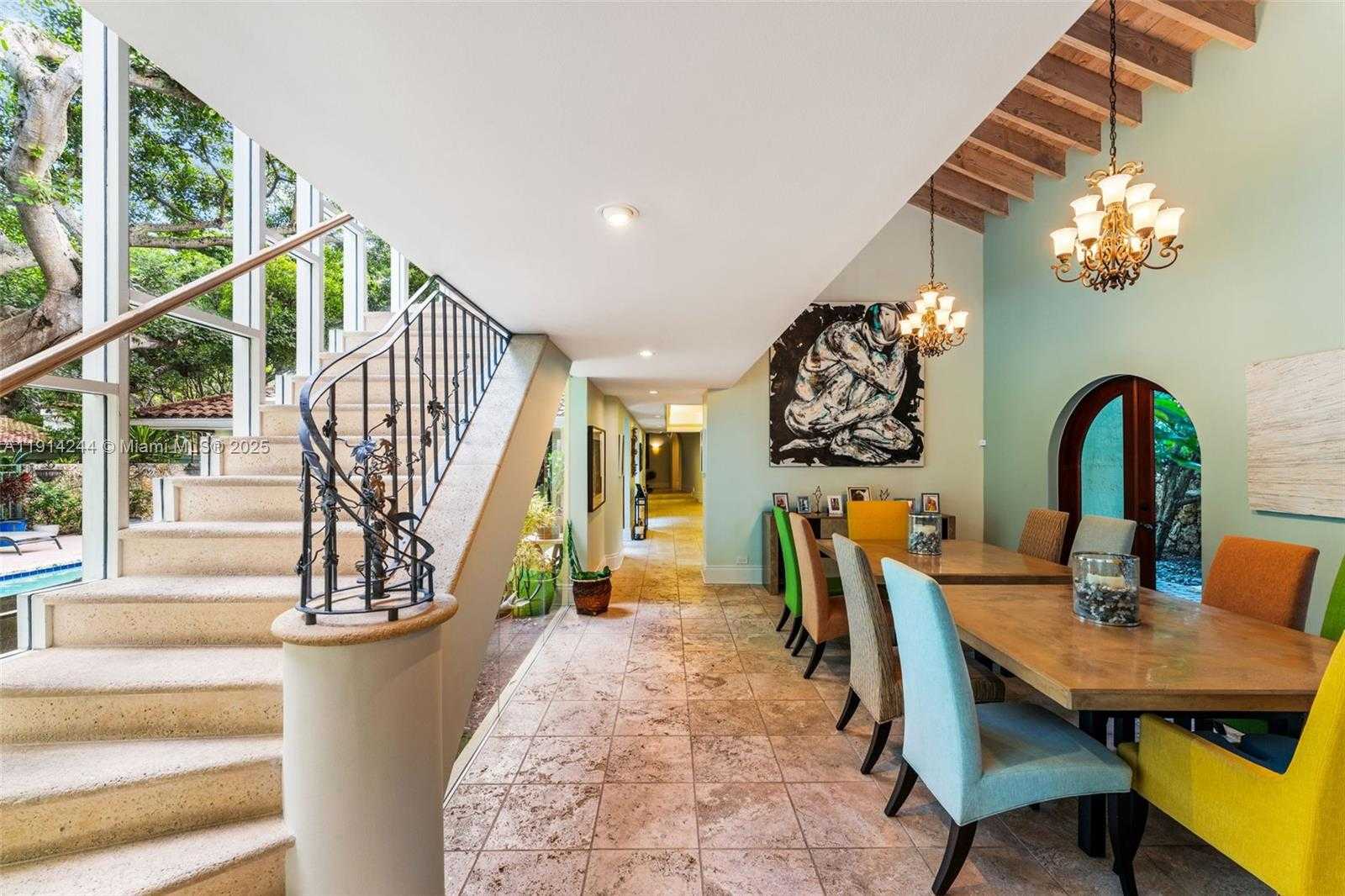 Small Image of 3506 BANYAN CIR, Miami Number 10