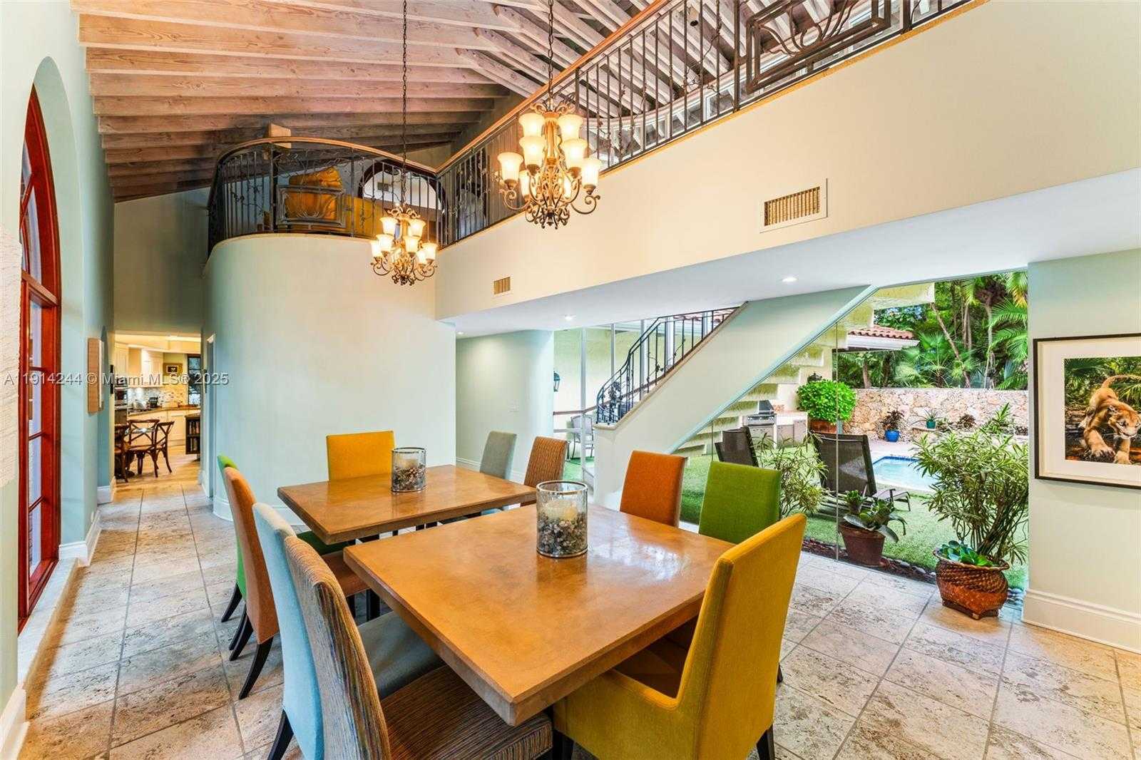 Small Image of 3506 BANYAN CIR, Miami Number 11