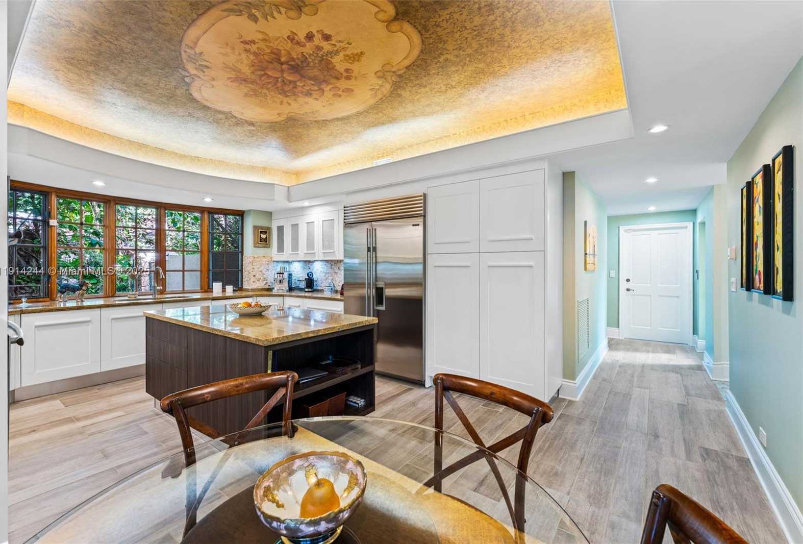 Small Image of 3506 BANYAN CIR, Miami Number 7