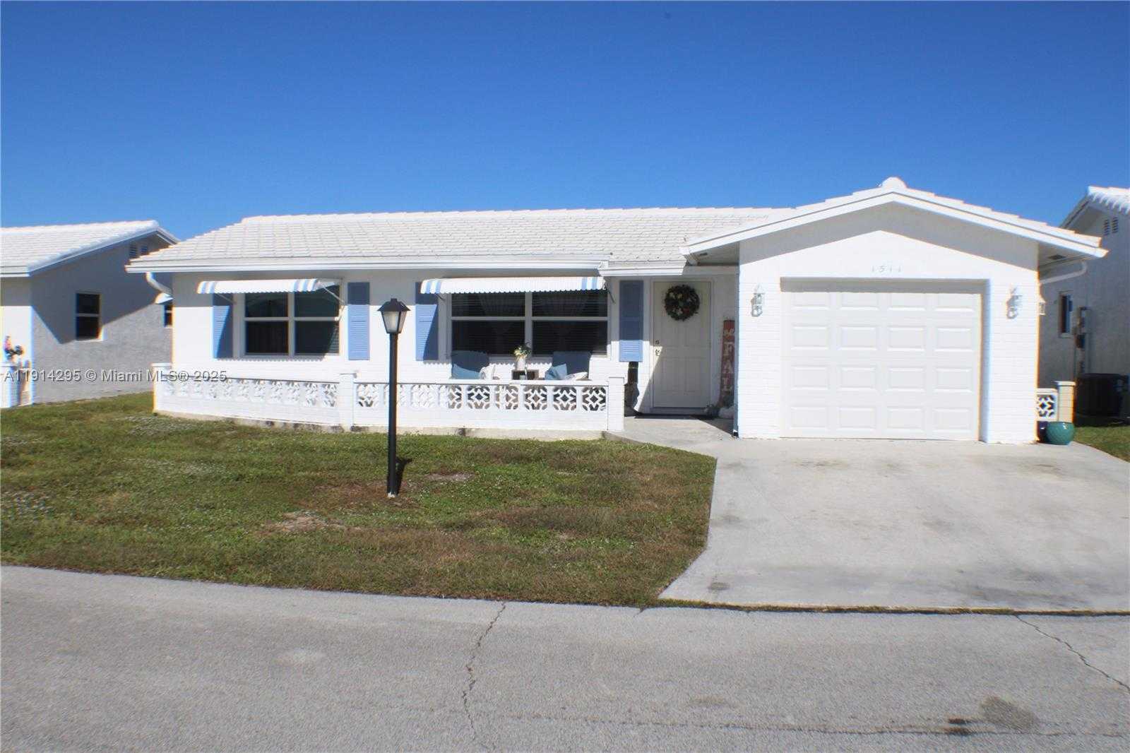 Small Image of 1511 ALFRED DR, Boynton Beach Number 3