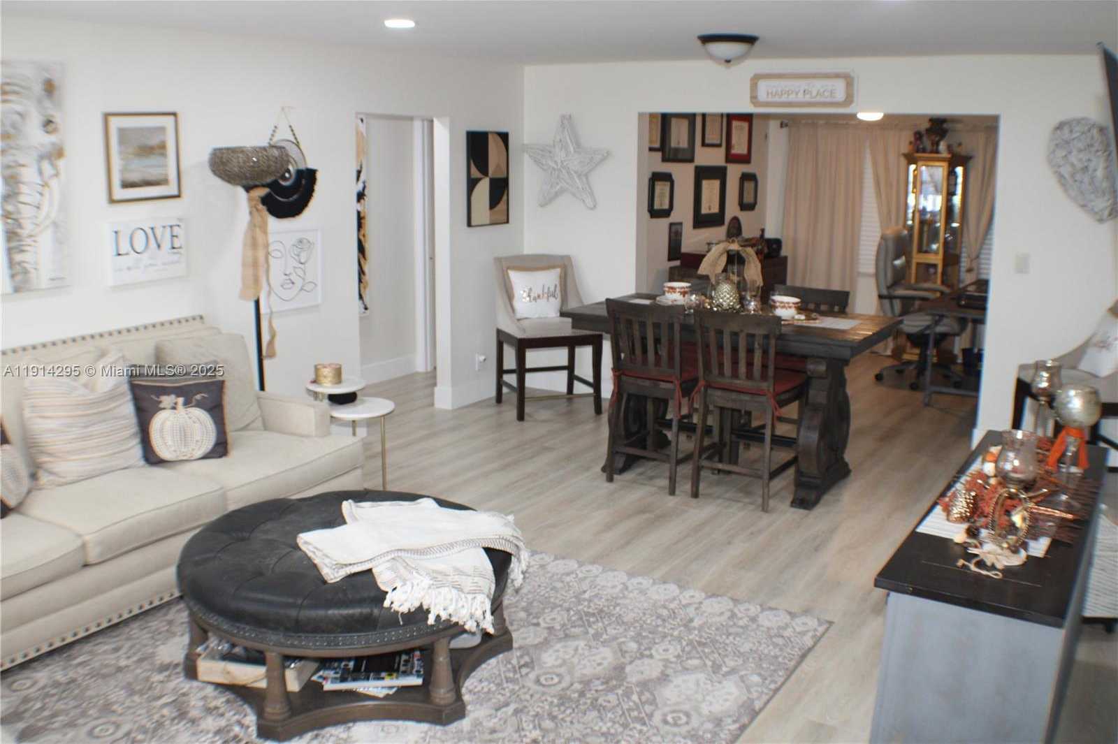 Small Image of 1511 ALFRED DR, Boynton Beach Number 4