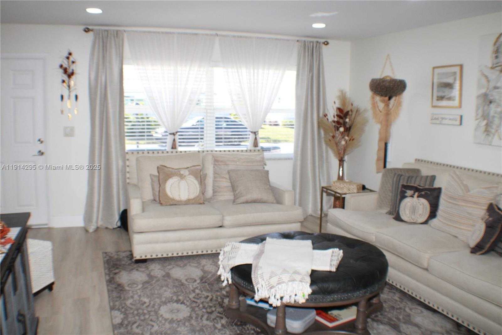 Small Image of 1511 ALFRED DR, Boynton Beach Number 8