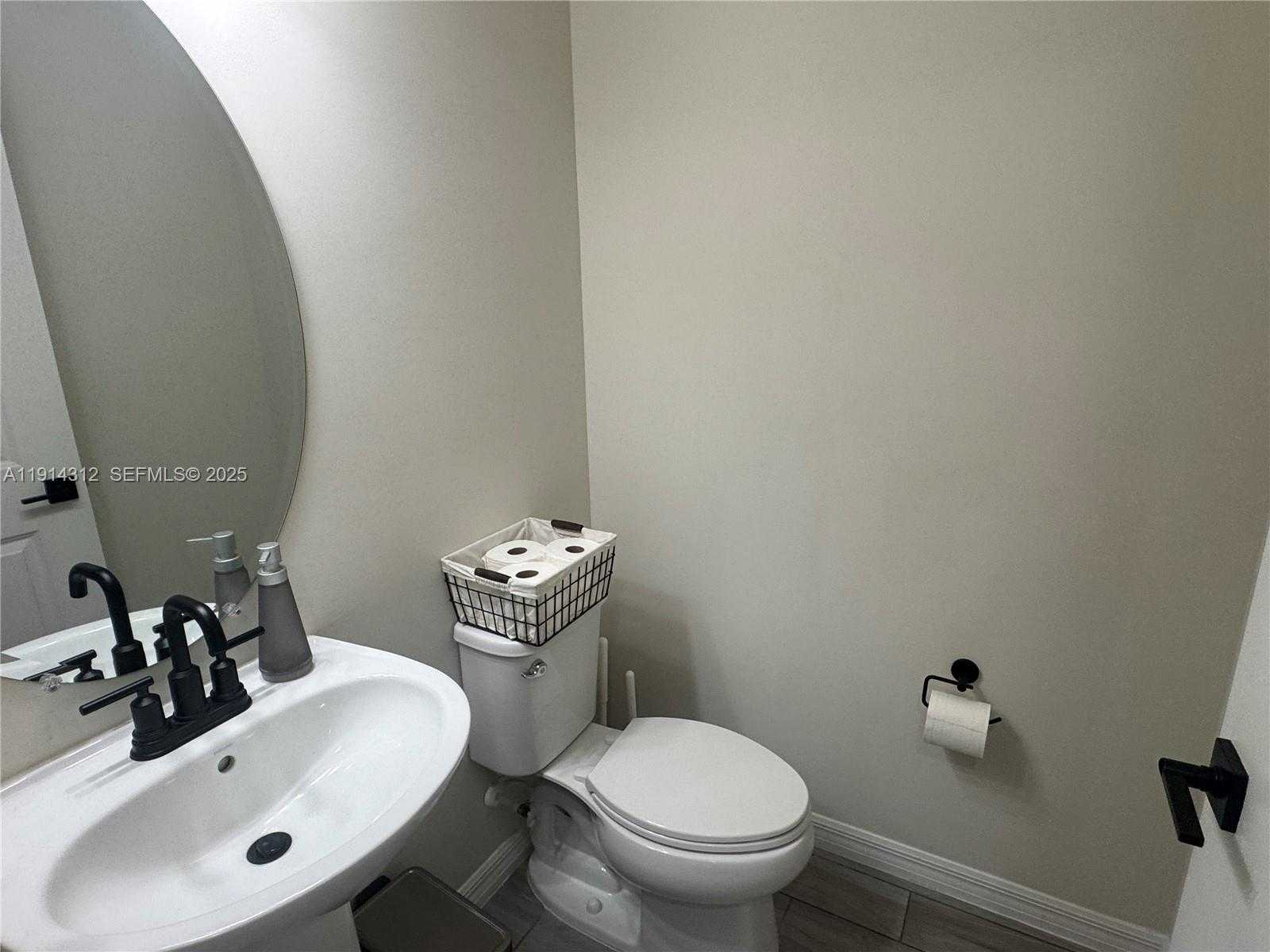 Small Image of 2162 APPLETON CIR N, Oakland Park Number 13