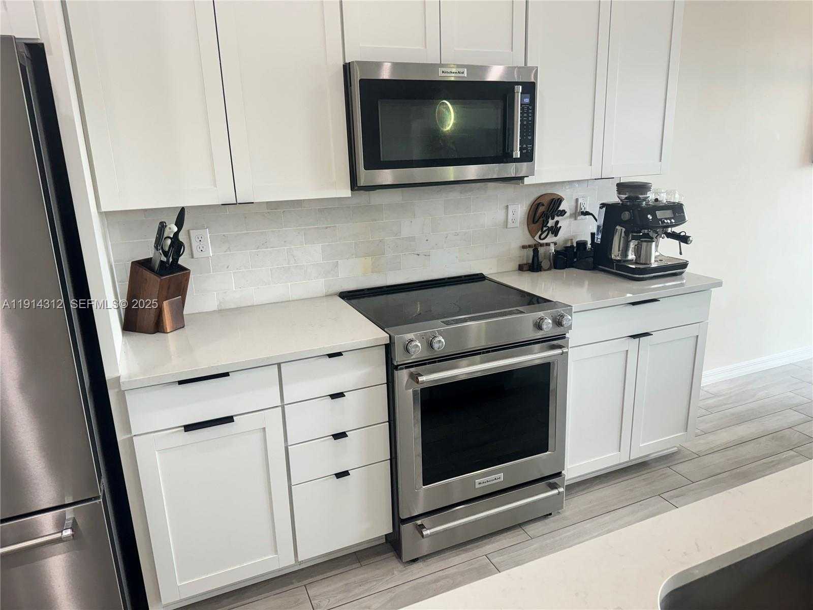 Small Image of 2162 APPLETON CIR N, Oakland Park Number 3