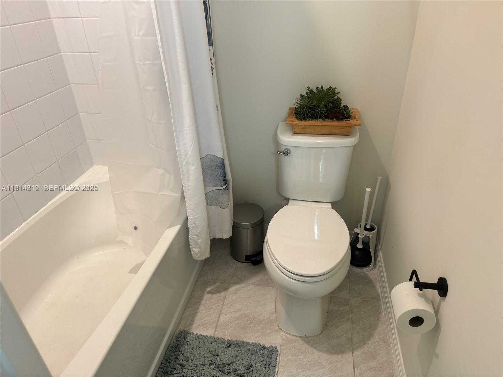 Small Image of 2162 APPLETON CIR N, Oakland Park Number 38