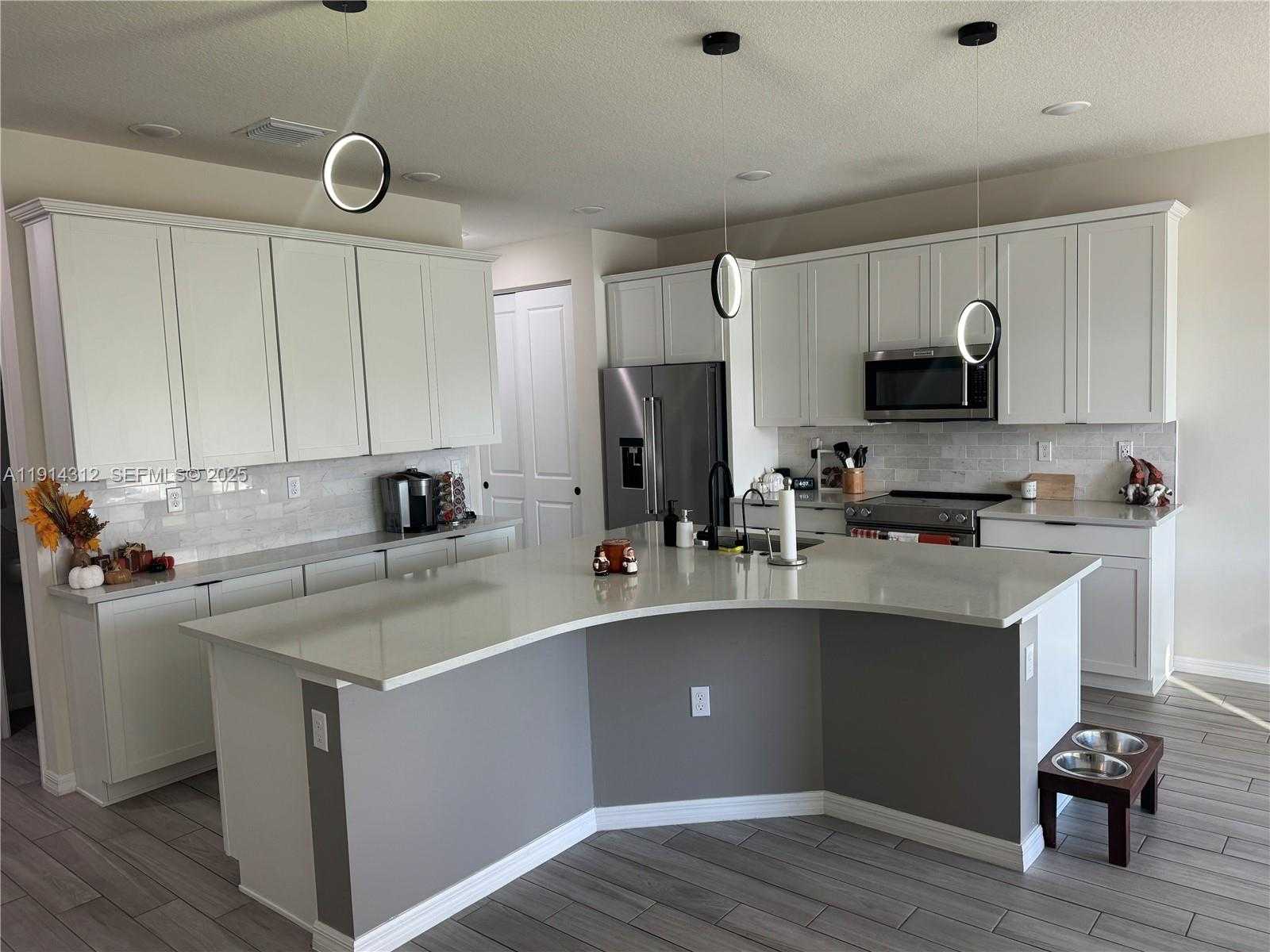 Small Image of 2162 APPLETON CIR N, Oakland Park Number 6