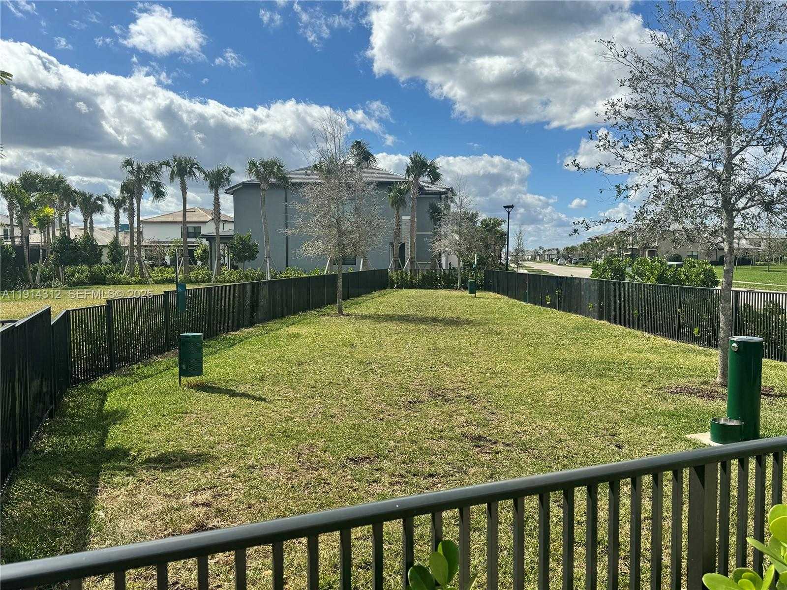 Small Image of 2162 APPLETON CIR N, Oakland Park Number 73