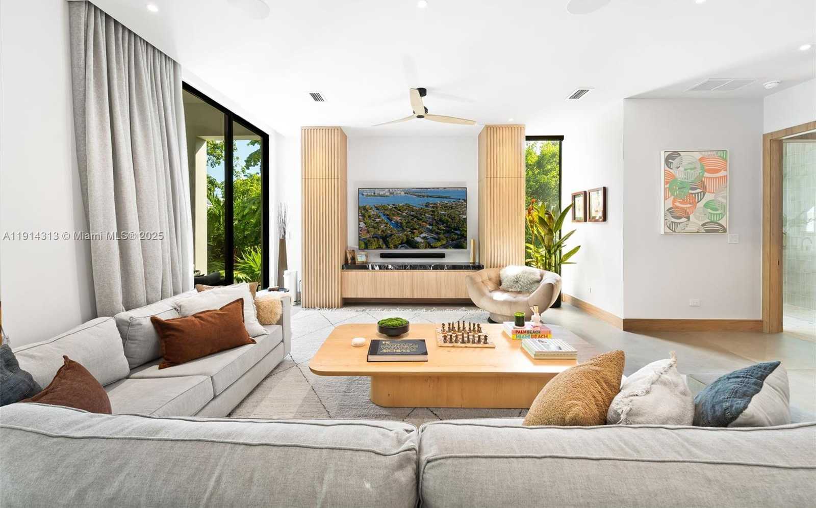 Small Image of 8625 NORTH EAST 10TH AVE, Miami Number 11