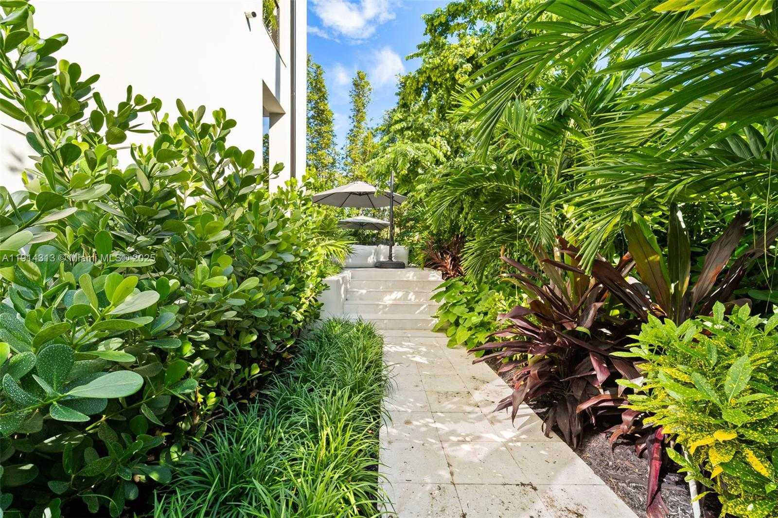 Small Image of 8625 NORTH EAST 10TH AVE, Miami Number 16