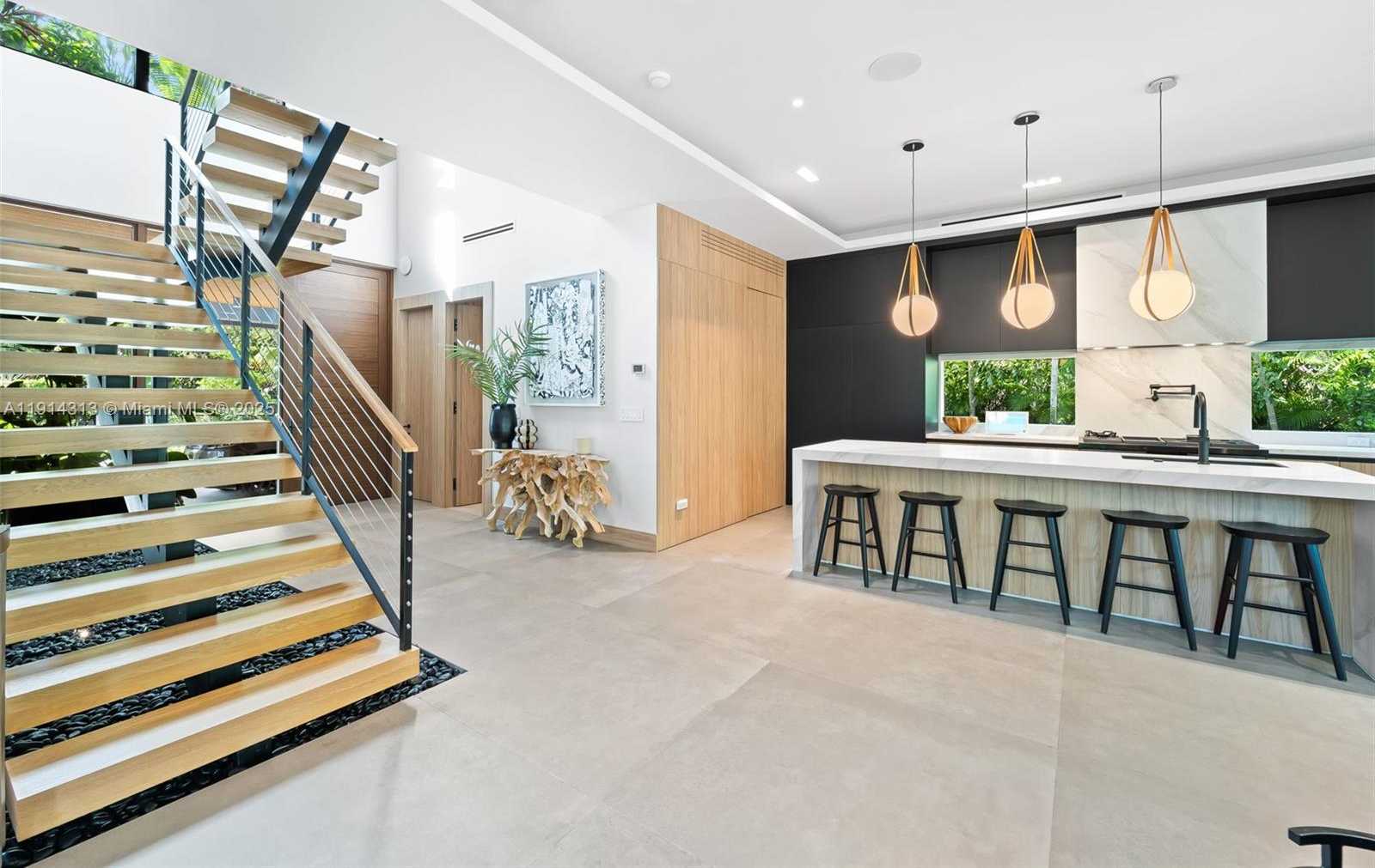 Small Image of 8625 NORTH EAST 10TH AVE, Miami Number 6