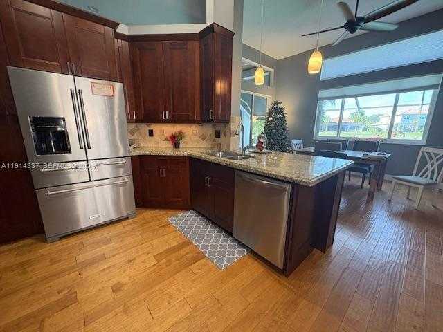 Small Image of 1163 CAMELLIA CIR, Weston Number 14