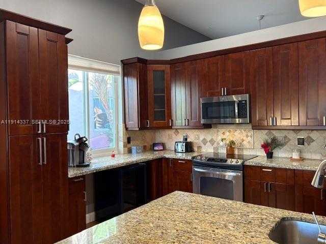 Small Image of 1163 CAMELLIA CIR, Weston Number 16