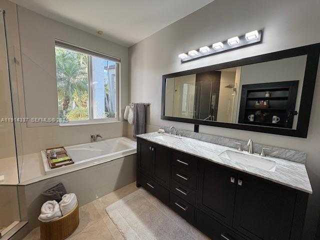 Small Image of 1163 CAMELLIA CIR, Weston Number 25
