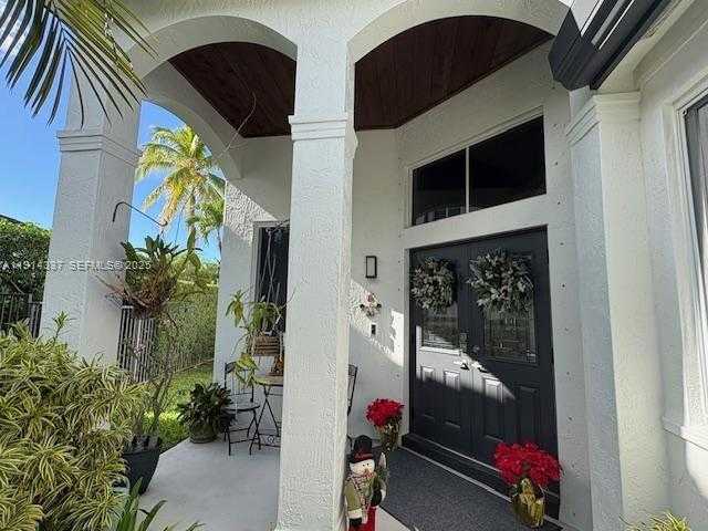 Small Image of 1163 CAMELLIA CIR, Weston Number 3