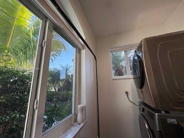 Small Image of 1163 CAMELLIA CIR, Weston Number 33