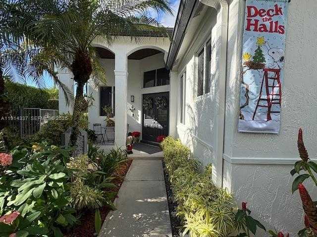 Small Image of 1163 CAMELLIA CIR, Weston Number 5