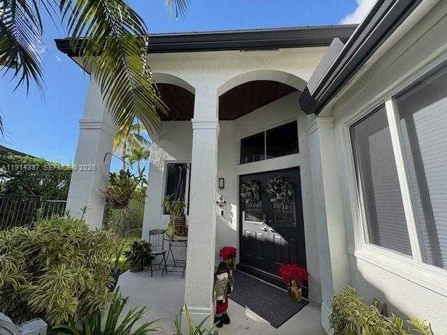 Small Image of 1163 CAMELLIA CIR, Weston Number 7