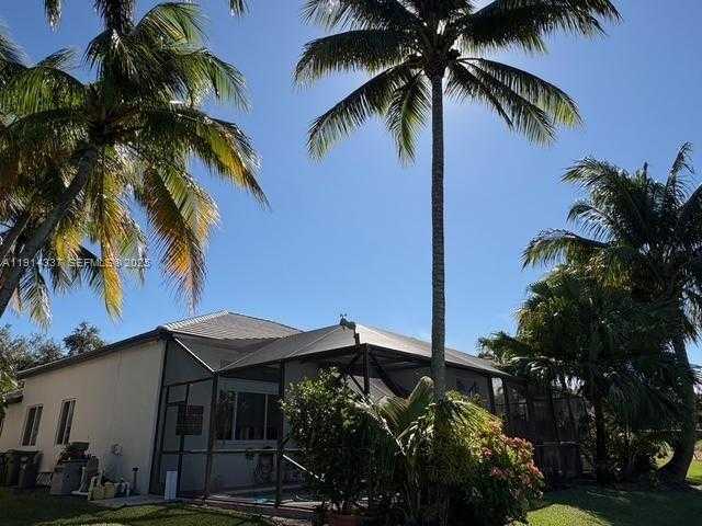 Small Image of 1163 CAMELLIA CIR, Weston Number 8