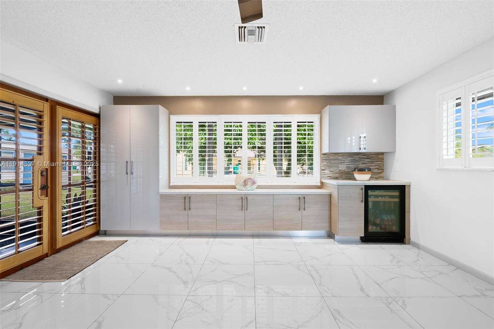 Small Image of 11241 NORTH WEST 27TH CT, Plantation Number 13