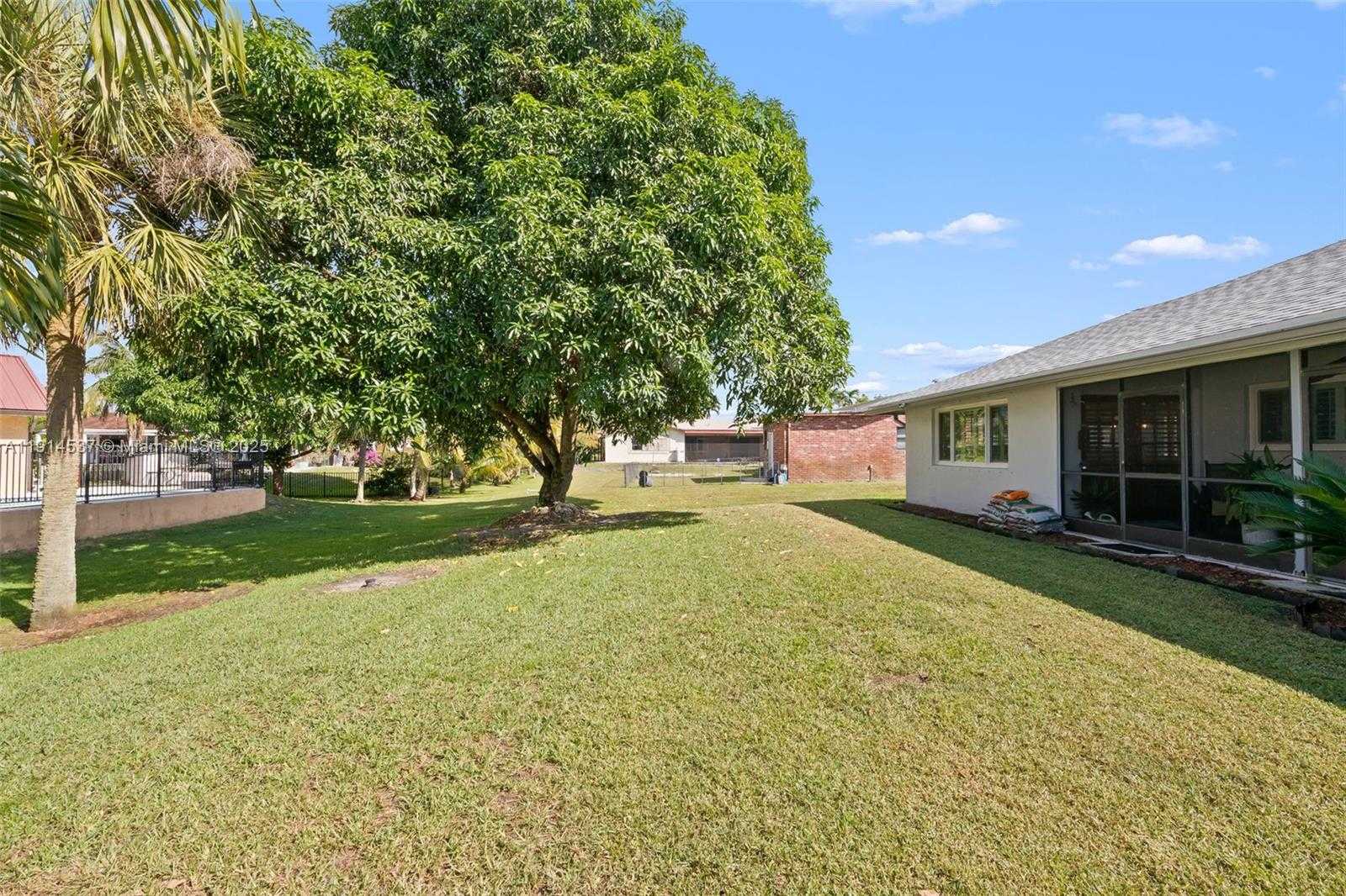 Small Image of 11241 NORTH WEST 27TH CT, Plantation Number 28