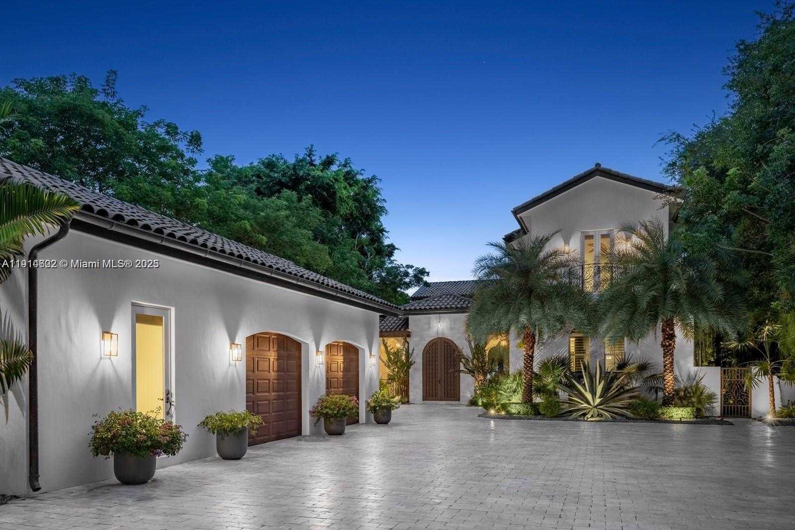 Small Image of 12650 SOUTH WEST 77TH AVE, Pinecrest Number 2