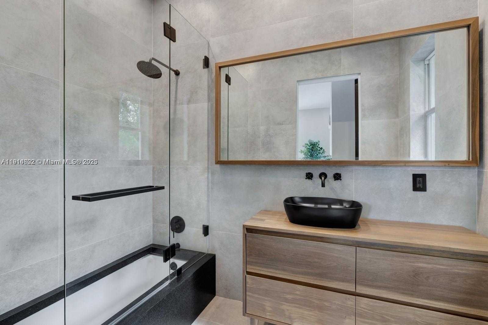 Small Image of 12650 SOUTH WEST 77TH AVE, Pinecrest Number 23