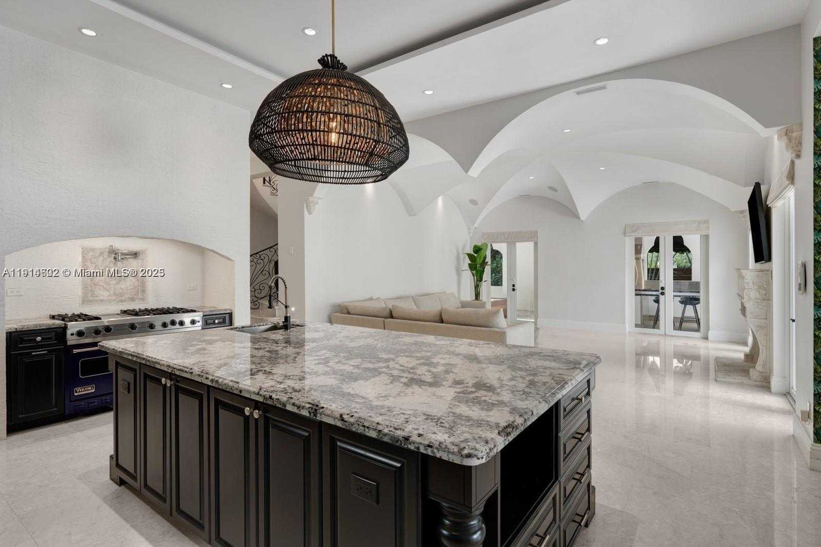 Small Image of 12650 SOUTH WEST 77TH AVE, Pinecrest Number 29