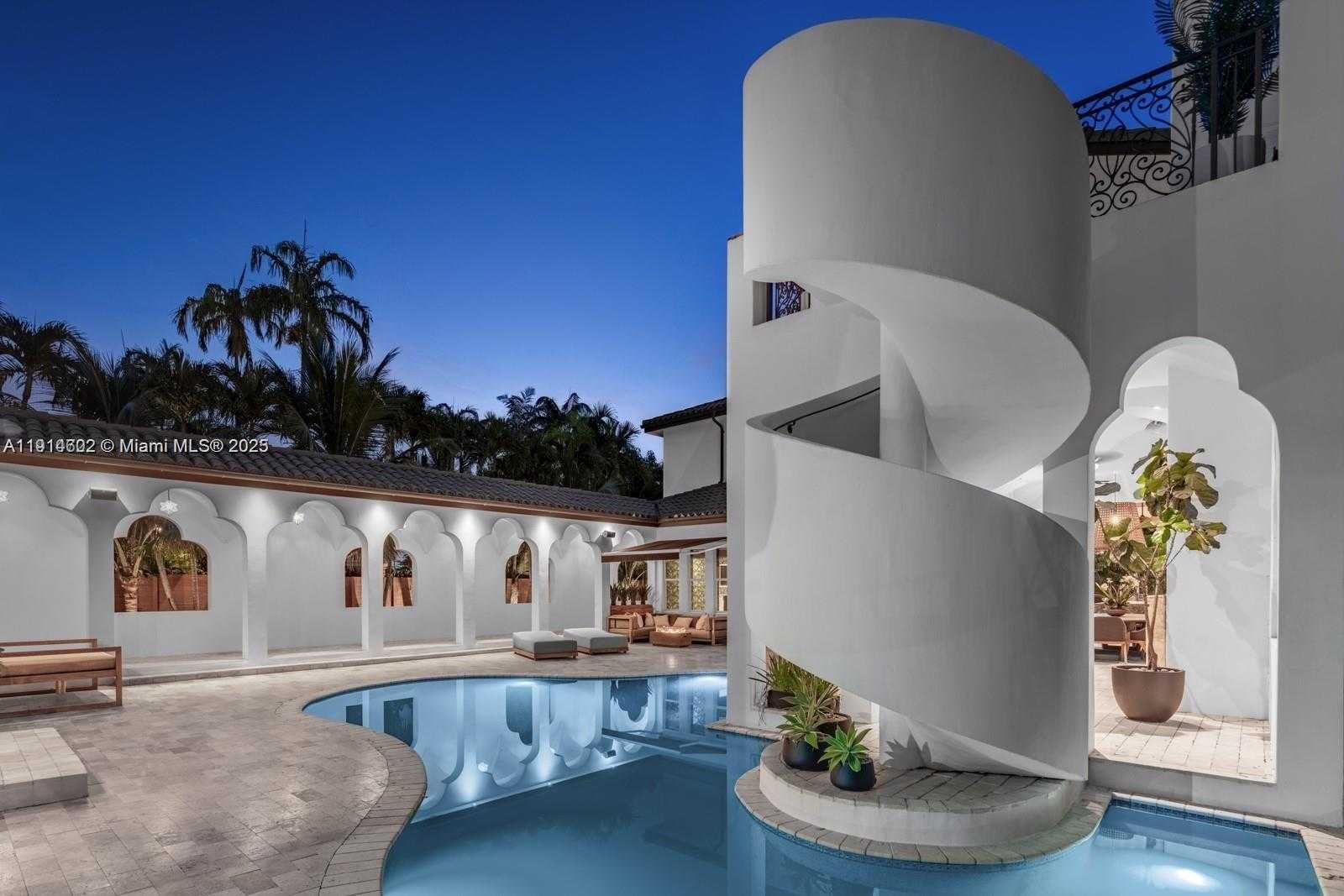 Small Image of 12650 SOUTH WEST 77TH AVE, Pinecrest Number 3