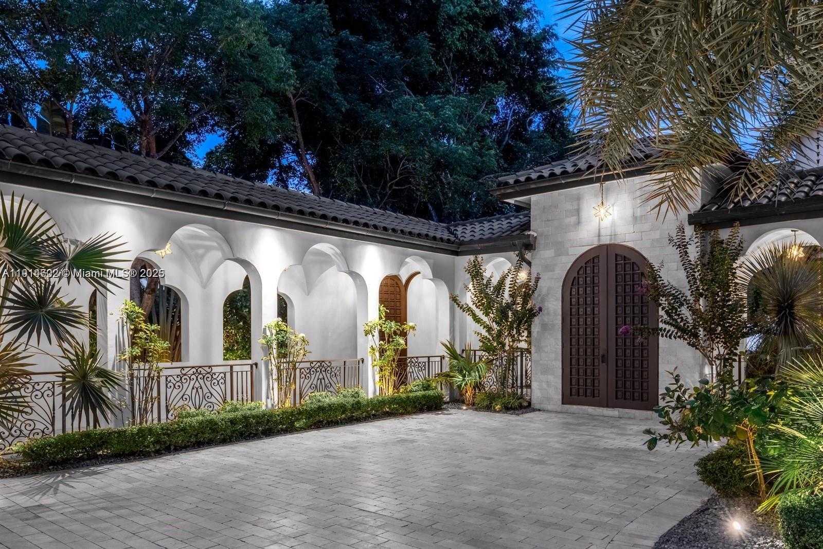 Small Image of 12650 SOUTH WEST 77TH AVE, Pinecrest Number 36