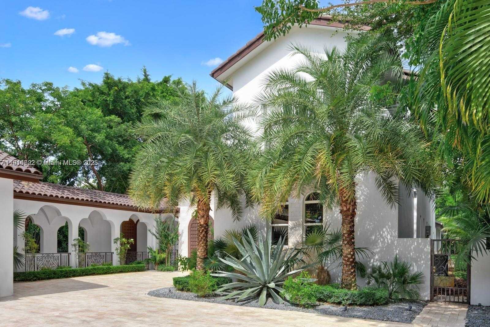 Small Image of 12650 SOUTH WEST 77TH AVE, Pinecrest Number 42