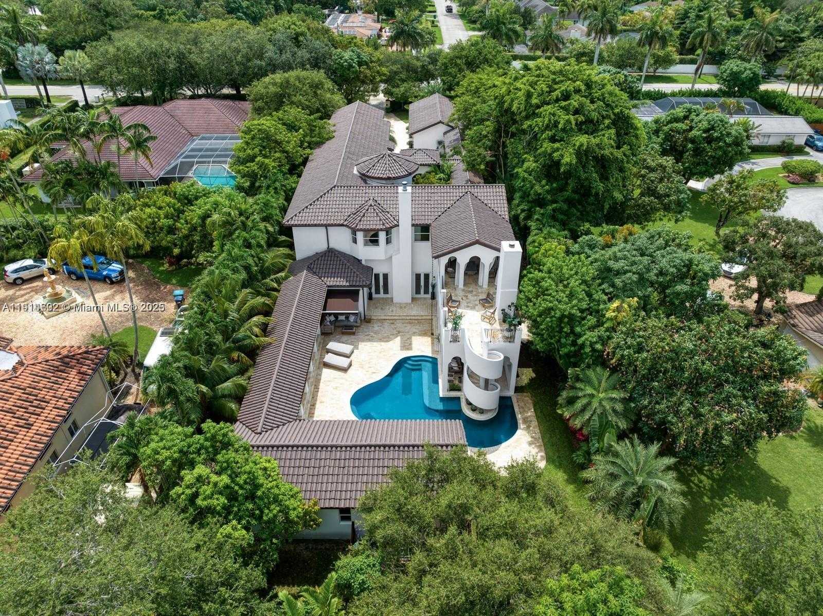 Small Image of 12650 SOUTH WEST 77TH AVE, Pinecrest Number 46