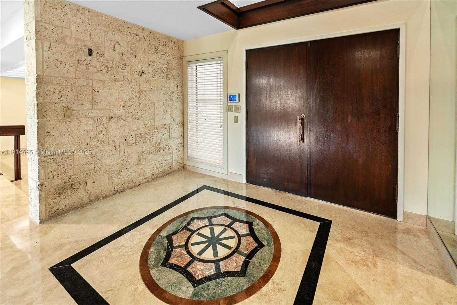 Small Image of 2015 NORTH EAST 120TH RD, North Miami Number 10