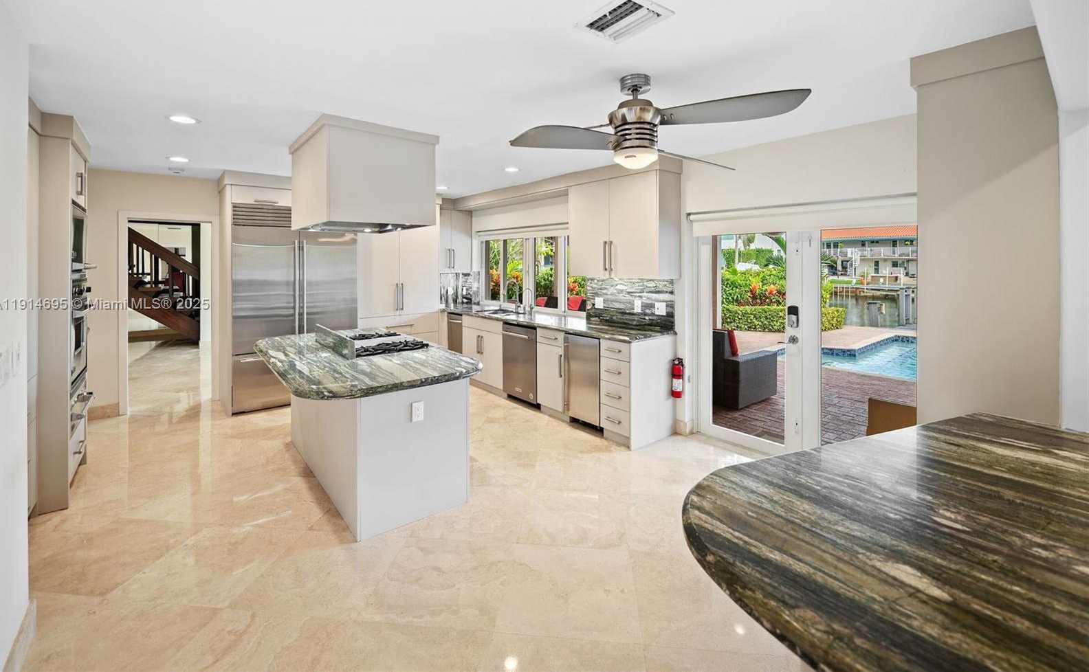 Small Image of 2015 NORTH EAST 120TH RD, North Miami Number 24