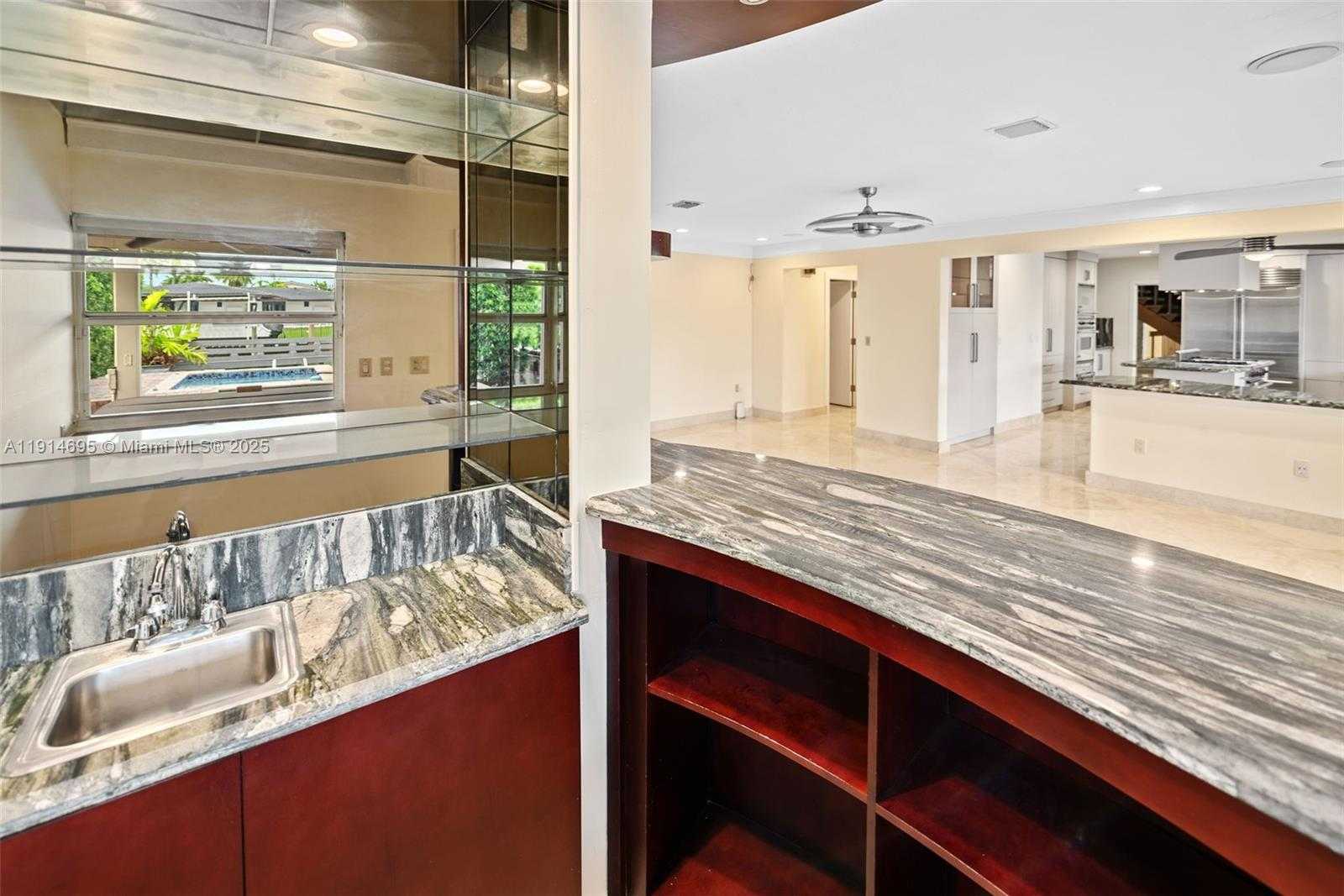 Small Image of 2015 NORTH EAST 120TH RD, North Miami Number 27