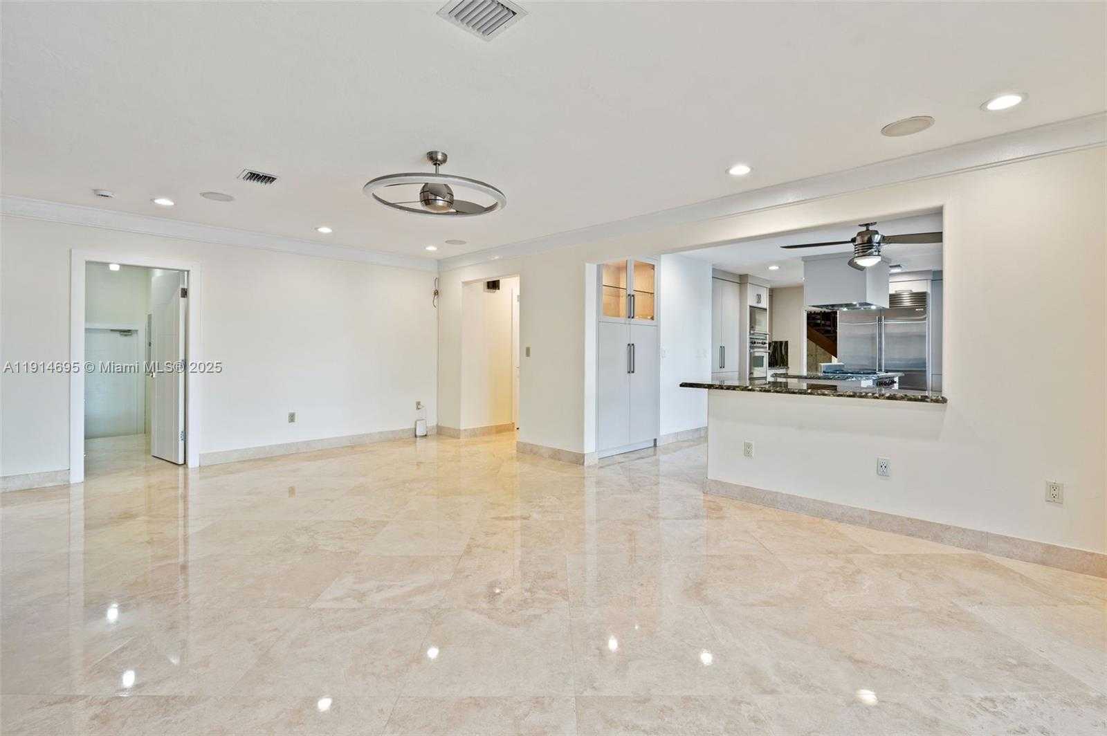 Small Image of 2015 NORTH EAST 120TH RD, North Miami Number 28