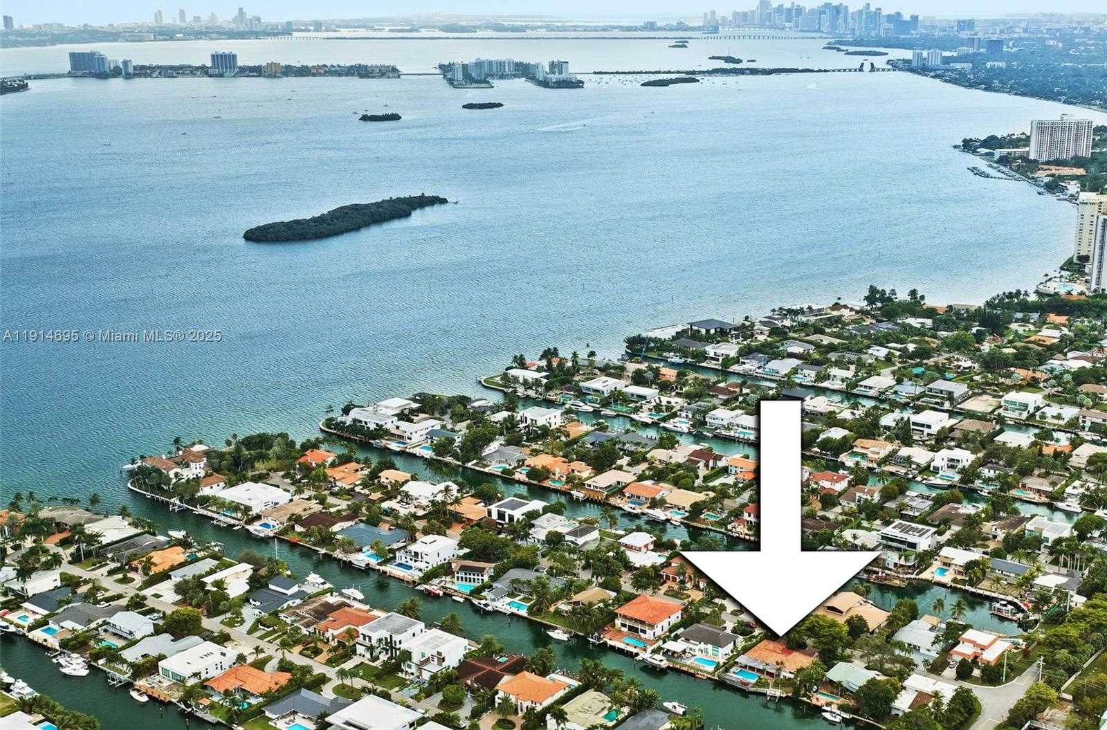 Small Image of 2015 NORTH EAST 120TH RD, North Miami Number 3