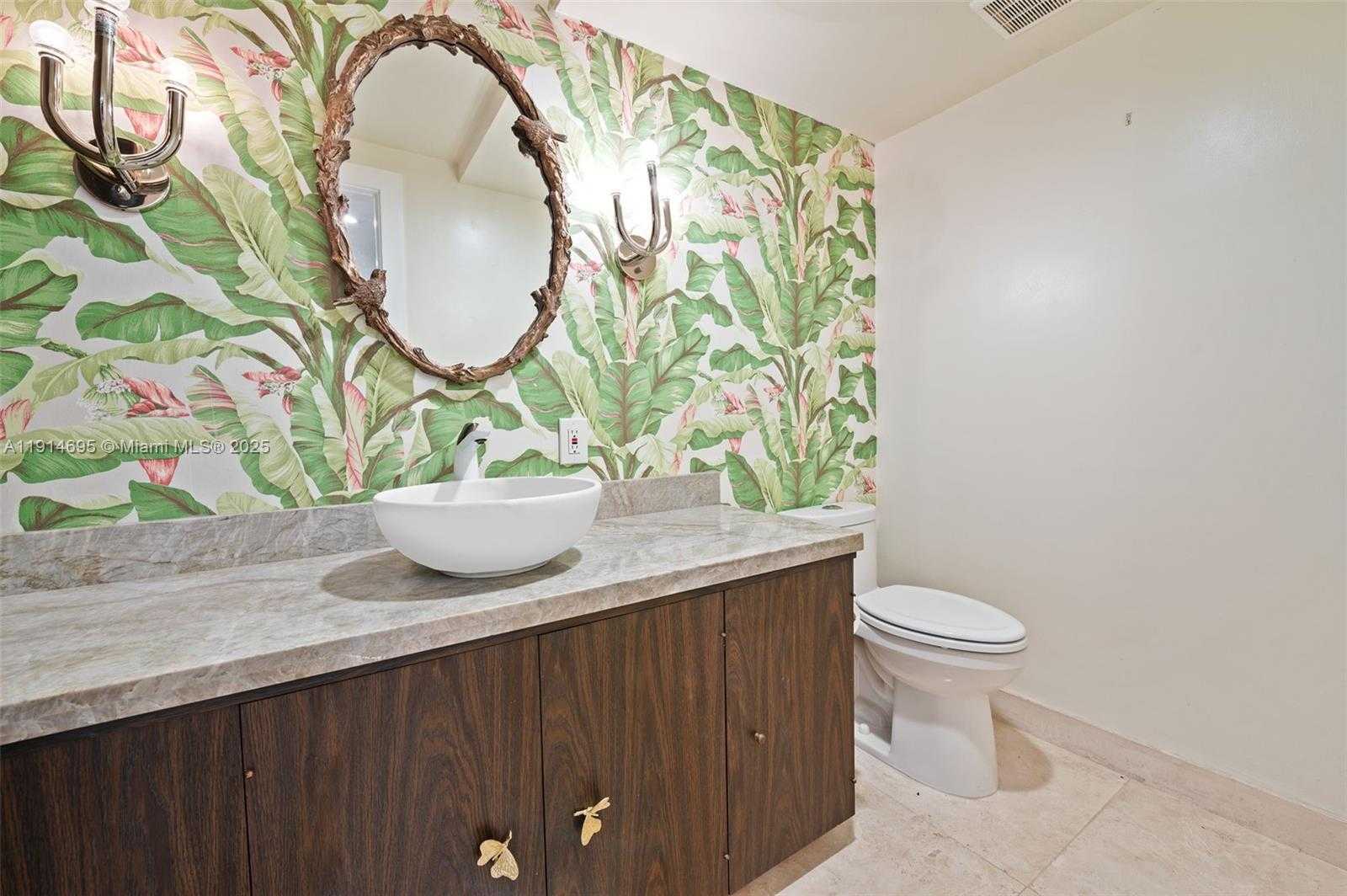 Small Image of 2015 NORTH EAST 120TH RD, North Miami Number 32