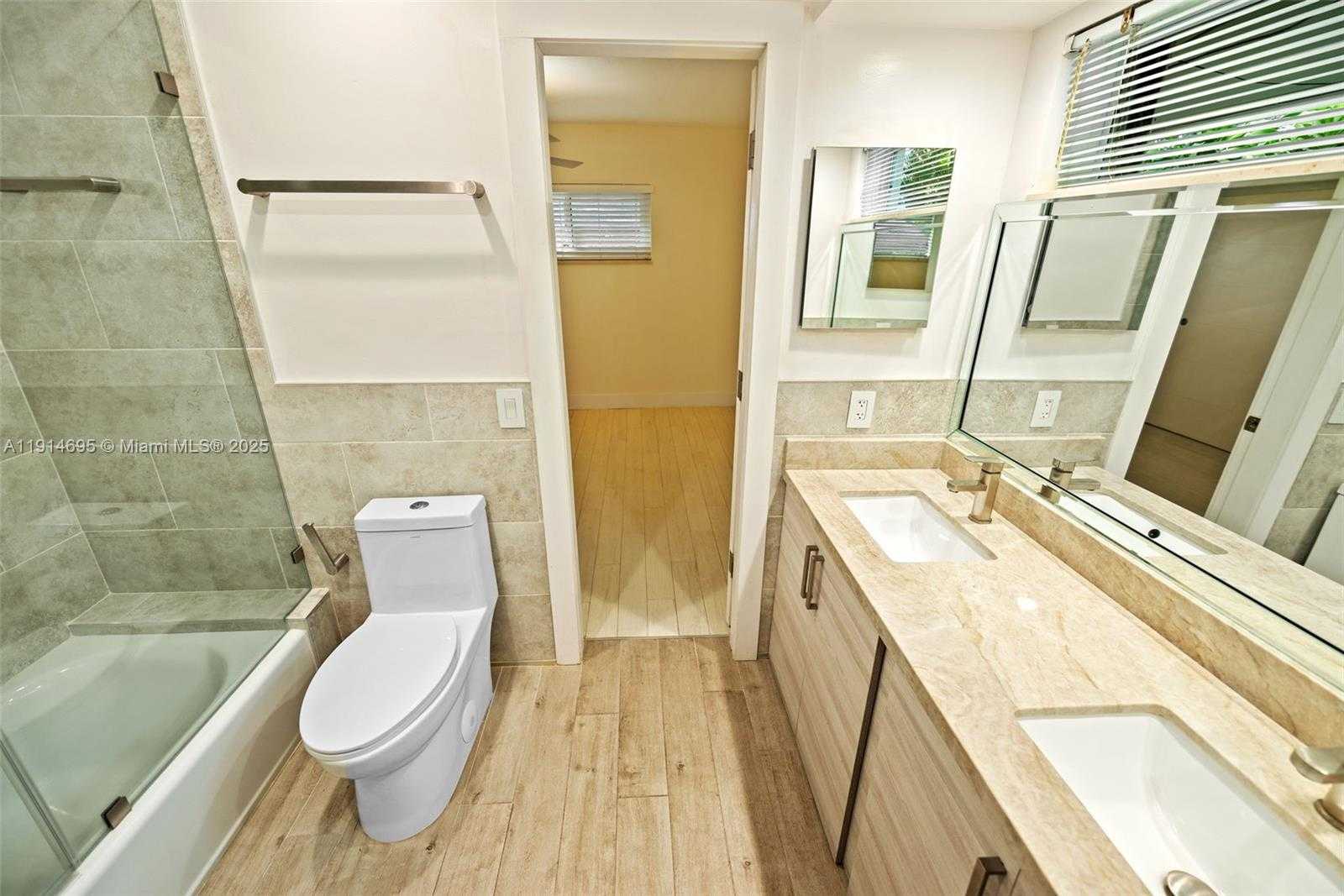 Small Image of 2015 NORTH EAST 120TH RD, North Miami Number 34