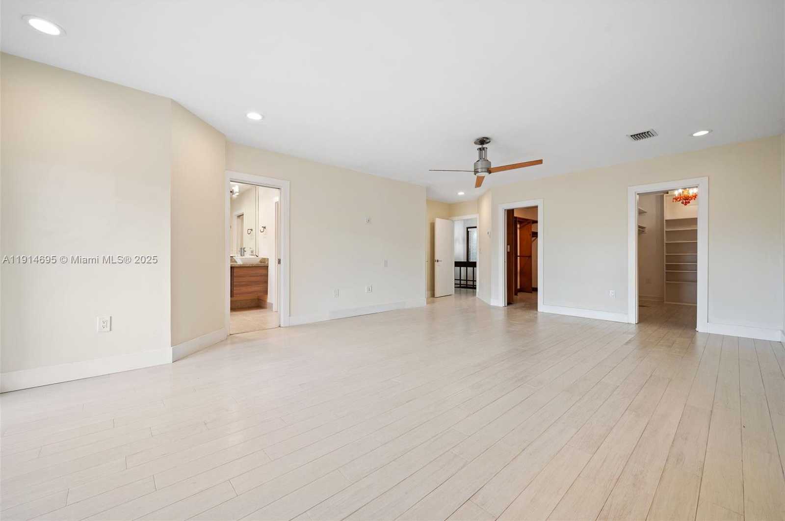 Small Image of 2015 NORTH EAST 120TH RD, North Miami Number 42