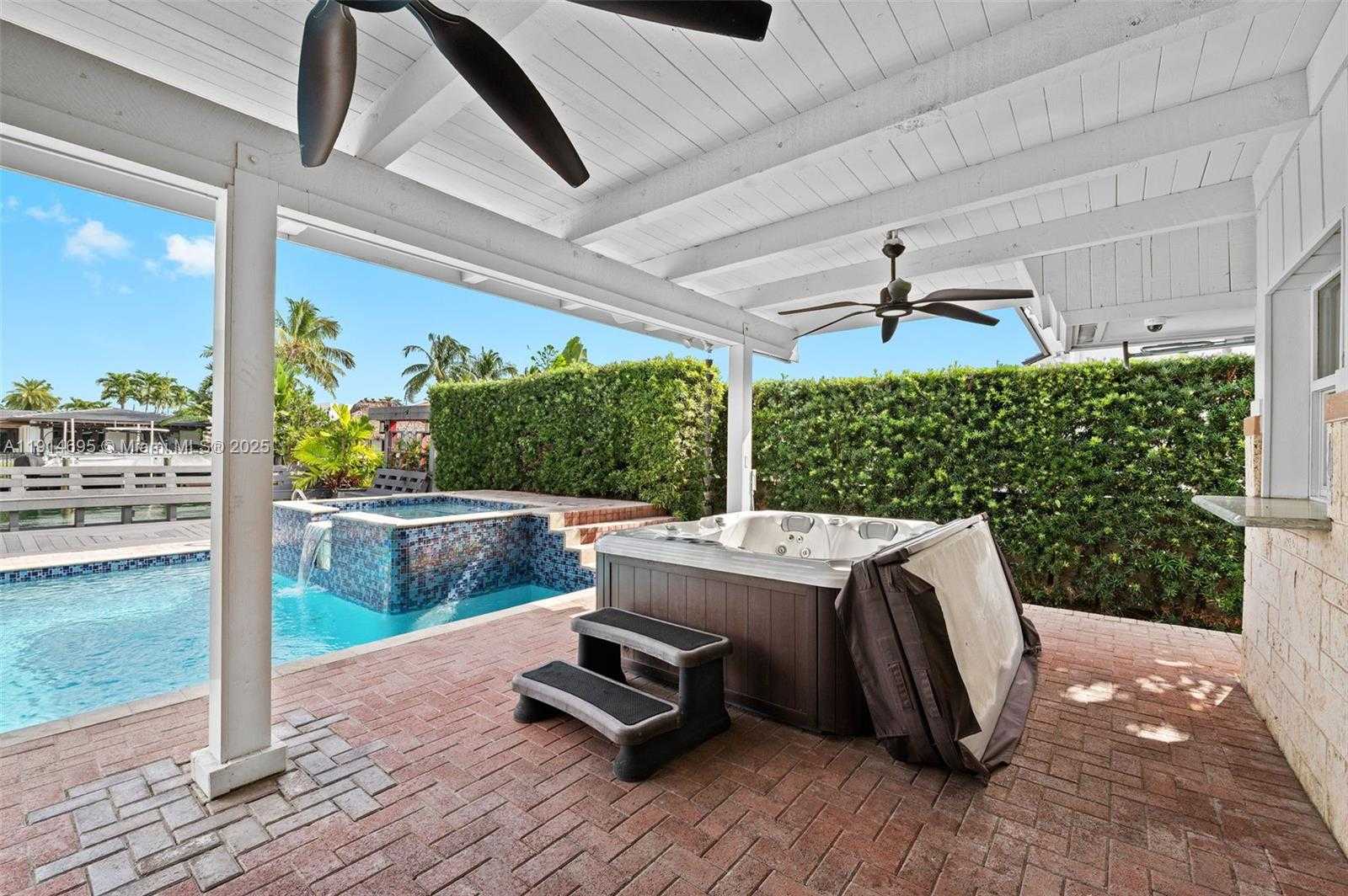 Small Image of 2015 NORTH EAST 120TH RD, North Miami Number 51