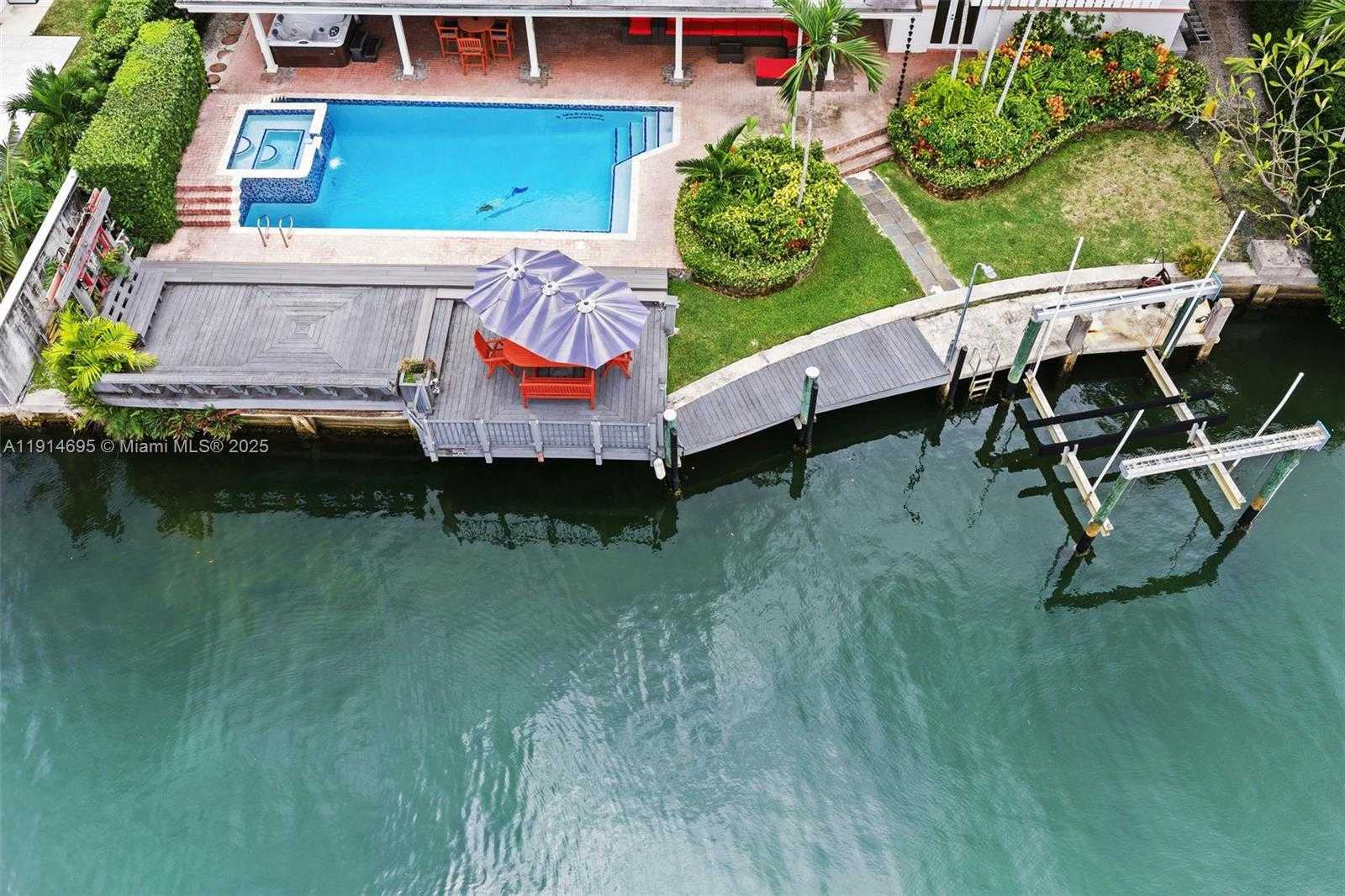 Small Image of 2015 NORTH EAST 120TH RD, North Miami Number 59