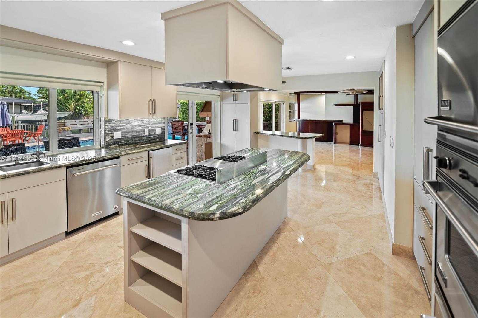 Small Image of 2015 NORTH EAST 120TH RD, North Miami Number 6